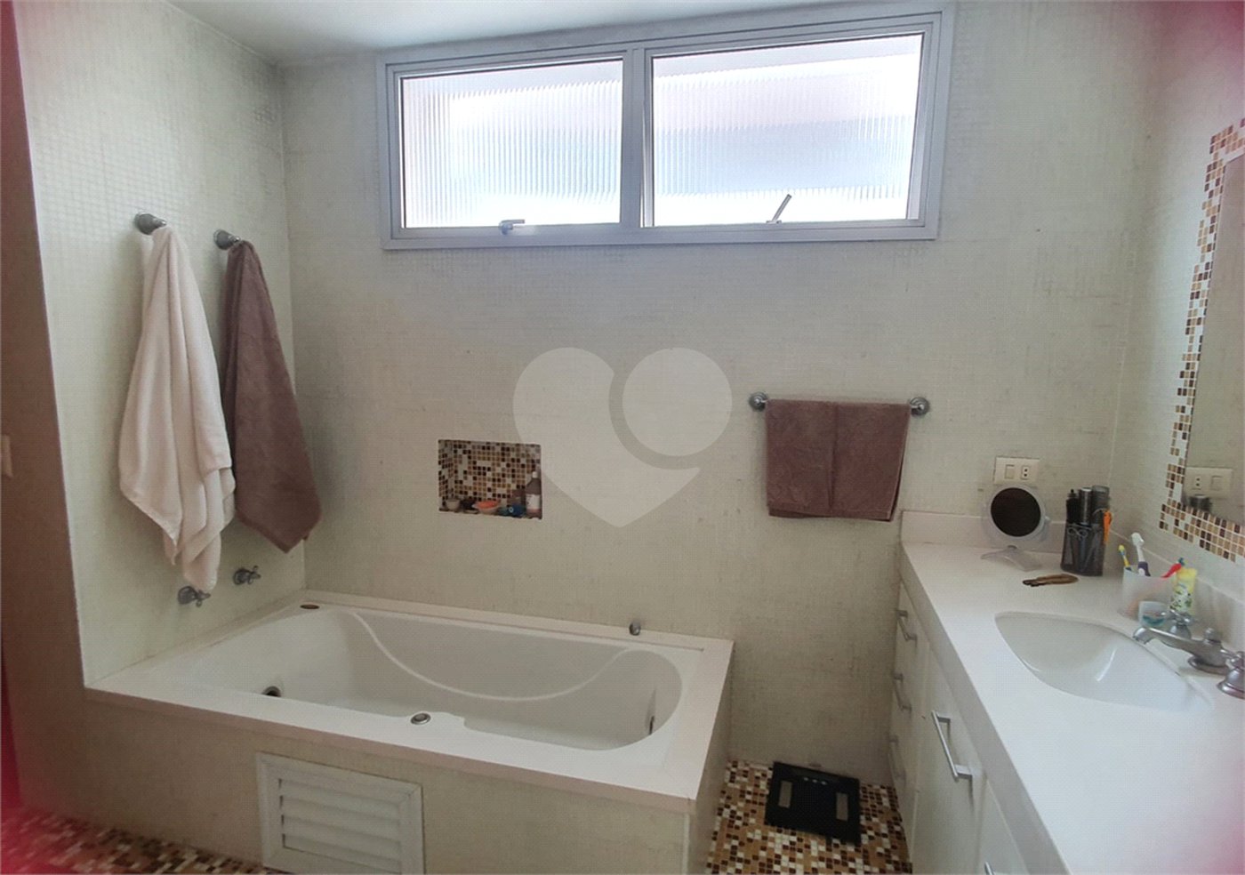 Apartamento à venda com 3 quartos, sendo 2 suítes, em Itaim Bibi, São Paulo, SP