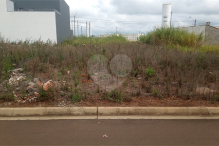 Lote no Jardim do Bosque, aceita financiamento ou aquisição de terreno e construção .