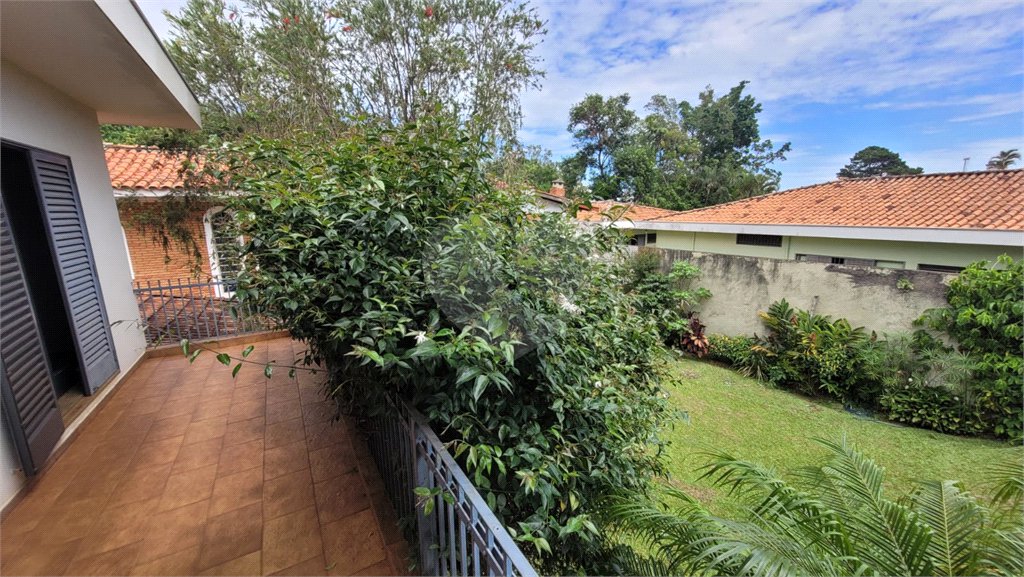 Casa à Venda . Aceita Permuta por Apto. ou Casa ,em Condomínio na Cidade São Paulo ou Bauru.