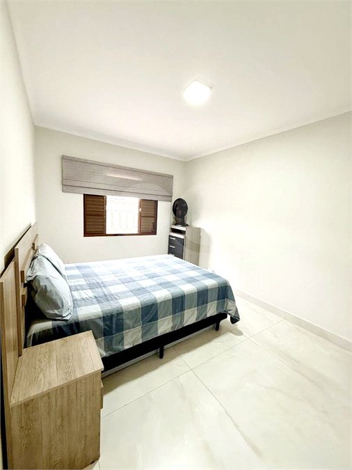 Casa térrea para venda com 02 dormitórios e 02 vagas de garagem em Atibaia