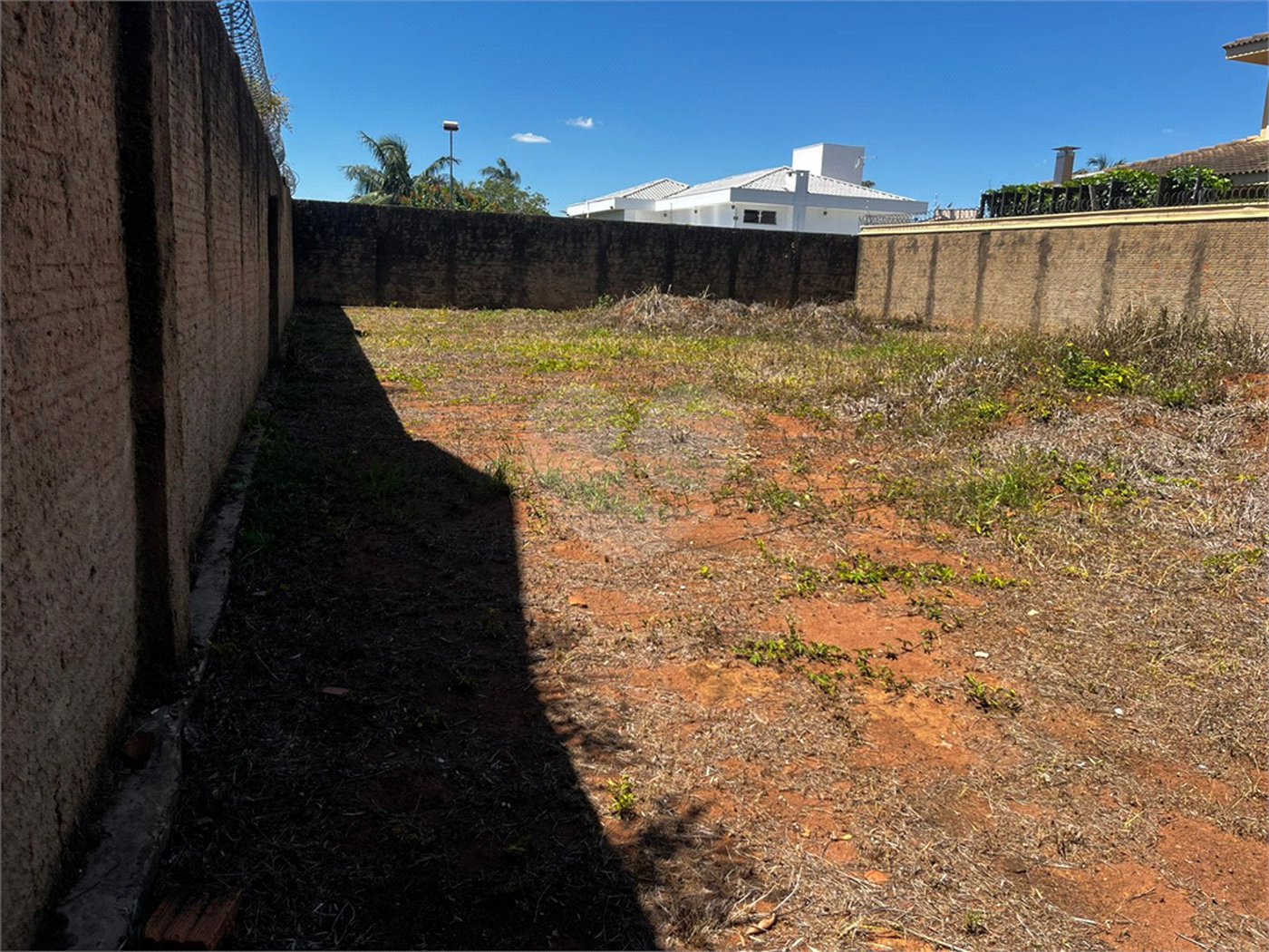 Terreno com 586,00 m² á Venda.