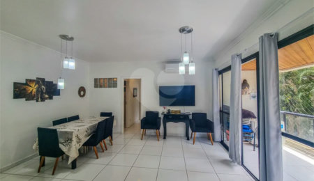 Apartamento à venda com 2 quartos, sendo 1 suíte,  em Riviera de São Lourenço, Bertioga, SP