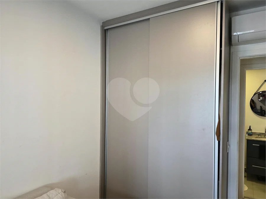 Oportunidade na Vila Leopoldina!! Apartamento com dois dormitórios, sendo uma suíte, dois banheiros, e com duas vagas.