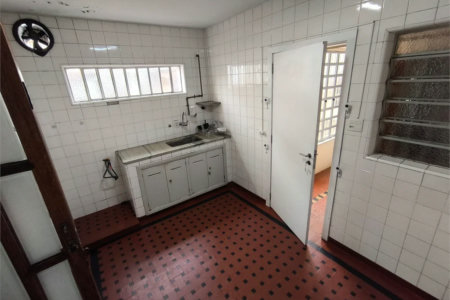 Sobrado à venda com 5 quartos, sendo 1 suíte, em Jardim Trussardi, São Paulo, SP
