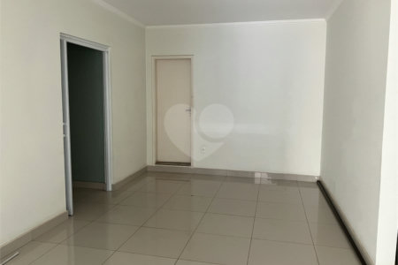 Casa Térrea à venda com 4 quartos, sendo 2 suítes, em Jardim Santa Rosália, Sorocaba, SP