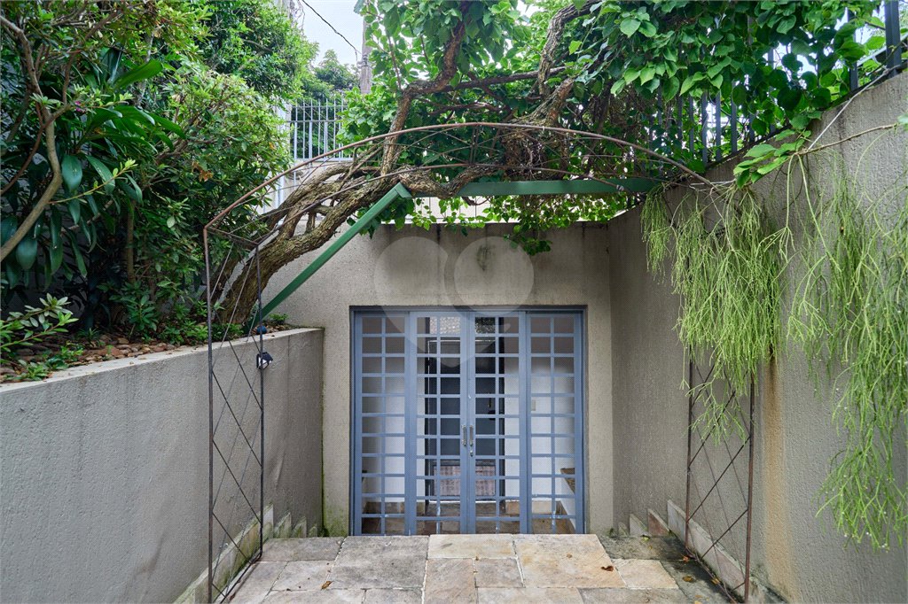 Sobrado à venda com 4 quartos, sendo 1 suíte, em Brooklin Velho, São Paulo, SP