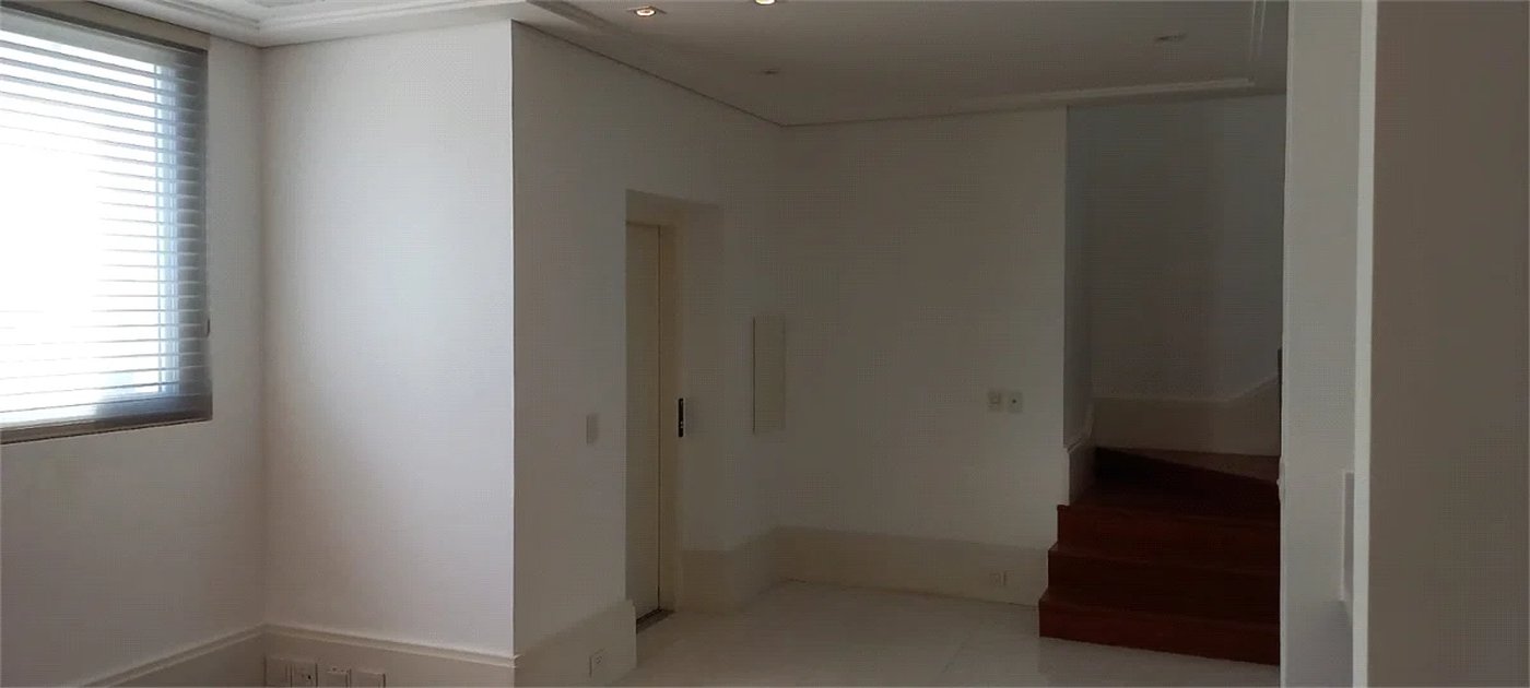 Sobrado à venda ou para alugar com 7 quartos, sendo 4 suítes, em Cidade Jardim, São Paulo, SP