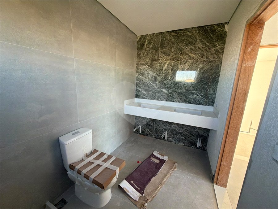 Casa em condomínio à venda com 4 quartos, sendo 3 suítes, em Ogiva, Cabo Frio, RJ