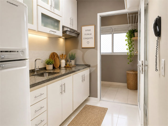Apartamento à venda com 3 quartos, sendo 1 suíte,  em Campo Belo, São Paulo, SP