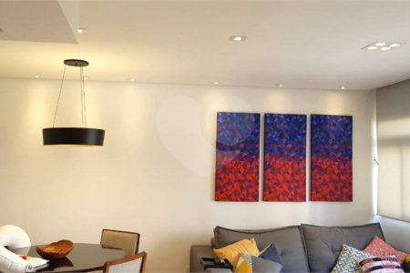 Apartamento à venda com 3 quartos, sendo 1 suíte, em Moema, São Paulo, SP