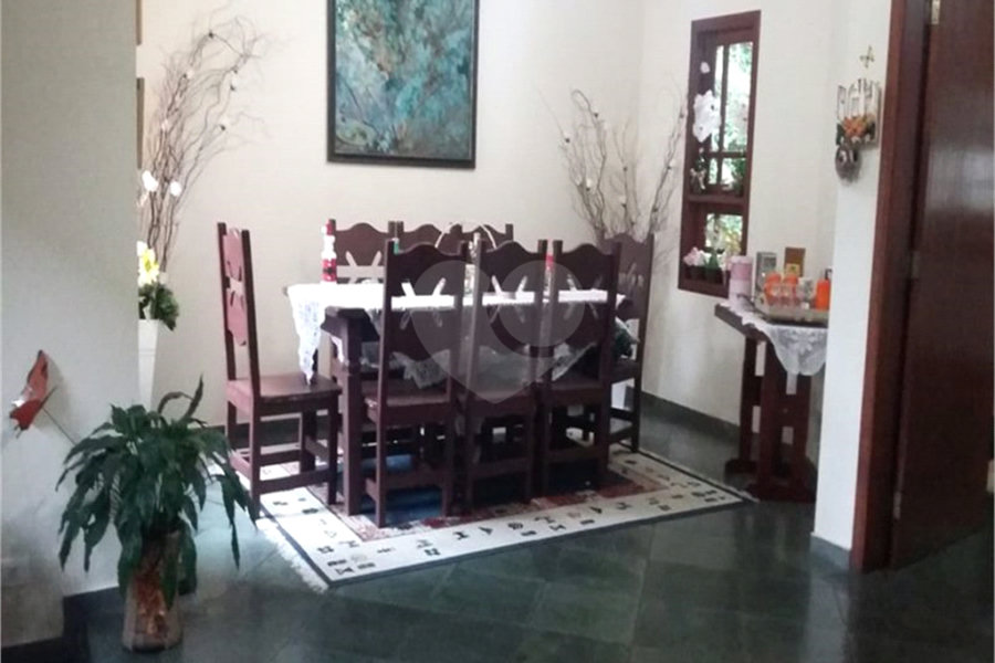 Casa à venda com 5 quartos, sendo 2 suítes, no condomínio Alpes da Cantareira, Mairiporã - SP