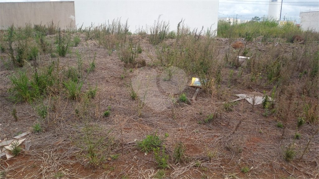 Lote no Jardim do Bosque, aceita financiamento ou aquisição de terreno e construção .