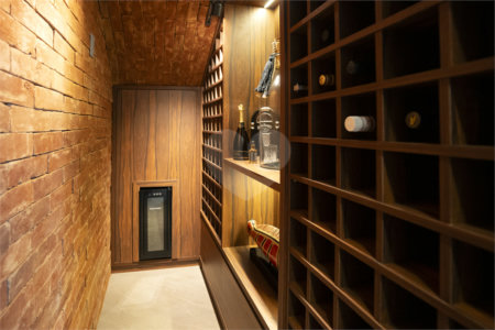 Casa à venda com 4 suítes no condomínio Campo de Toscana, Vinhedo - SP