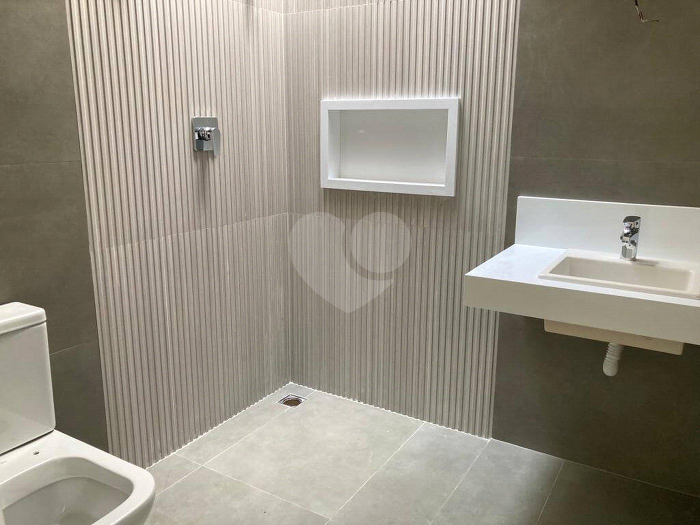 Casa à venda com 5 suítes no condomínio Alphaville 1, São José dos Campos - SP