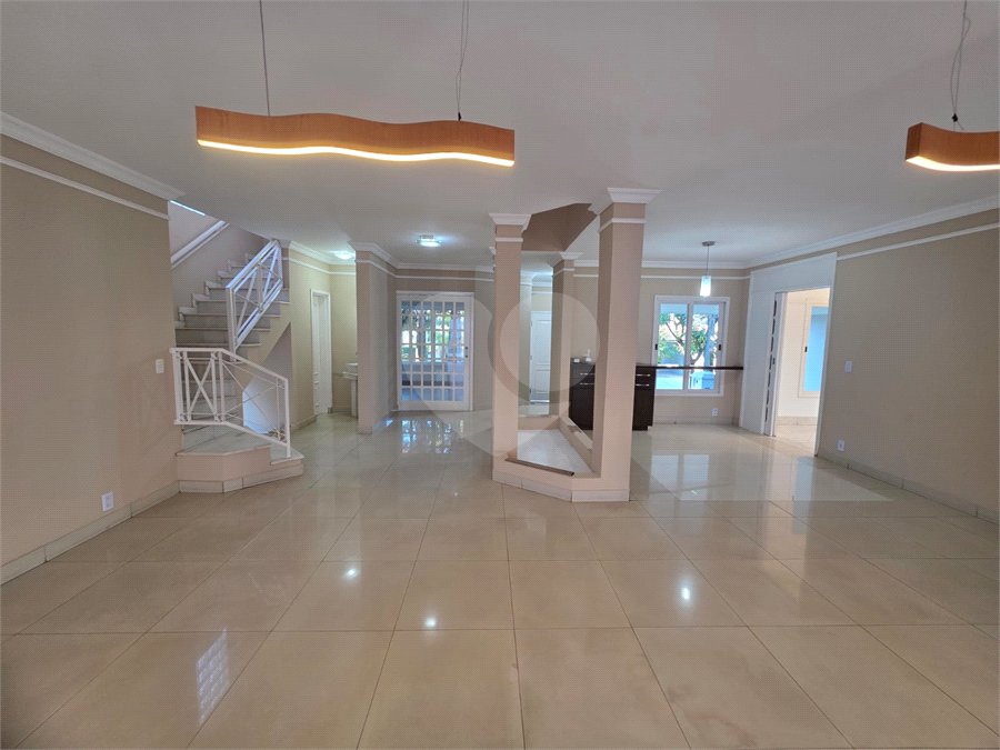 Casa à venda ou para alugar com 3 suítes no condomínio Villagio Capriccio, Louveira - SP
