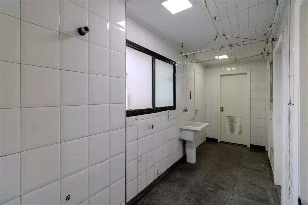 Apartamento à venda com 4 quartos, sendo 2 suítes,  em Paraíso do Morumbi, São Paulo, SP