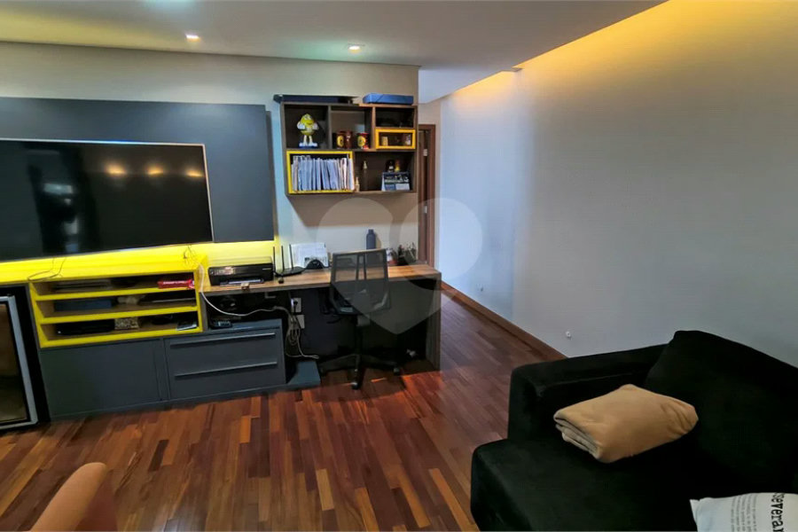Casa à venda com 4 quartos, sendo 3 suítes, no condomínio Da Serra, São Paulo - SP
