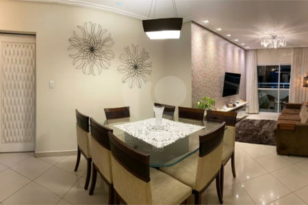 Apartamento à venda no Tatuapé, com 108 m², 3 quartos, 1 suíte, 2 vagas de garagem