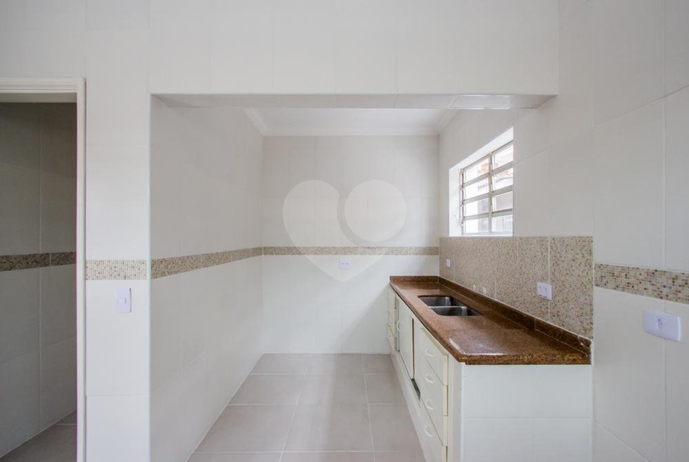 Sobrado à venda com 4 quartos, sendo 1 suíte,  em Interlagos, São Paulo, SP