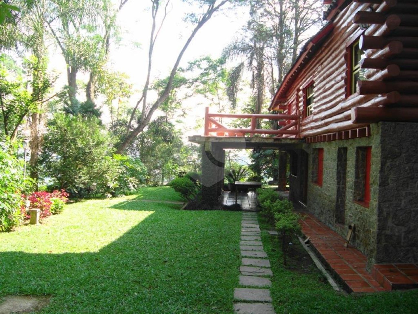 Casa à venda com 3 quartos, sendo 2 suítes, no condomínio Jardim Ibiratiba, São Paulo - SP