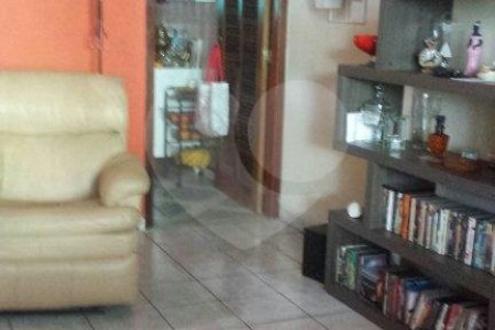 Casa à venda com 3 quartos, sendo 1 suíte, no condomínio Travessa Bruno Andreoni,16, São Paulo - SP