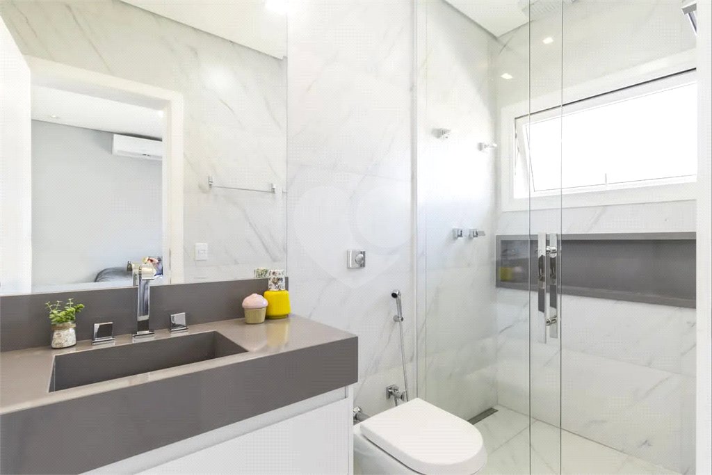 Casa à venda com 4 suítes no condomínio Granville, Atibaia - SP