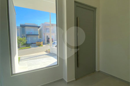 Casa à venda com 3 quartos, sendo 1 suíte, no condomínio Horto Florestal Villagio, Sorocaba - SP