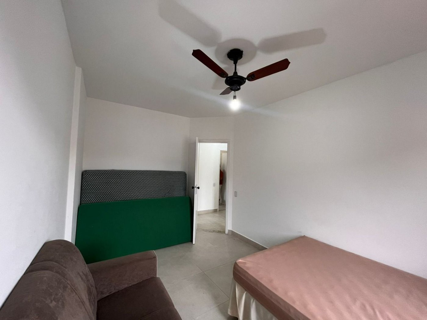 Apartamento com 2 dormitórios à venda, 65 m² por R$ 360.000,00 - Vila Júlia - Guarujá/SP
