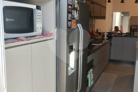 Casa à venda com 3 quartos, sendo 1 suíte, no condomínio Vilagio Vista Real, Paulínia - SP