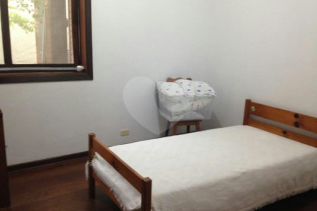 Casa Térrea à venda com 3 quartos, sendo 1 suíte, em Vila Cordeiro, São Paulo, SP