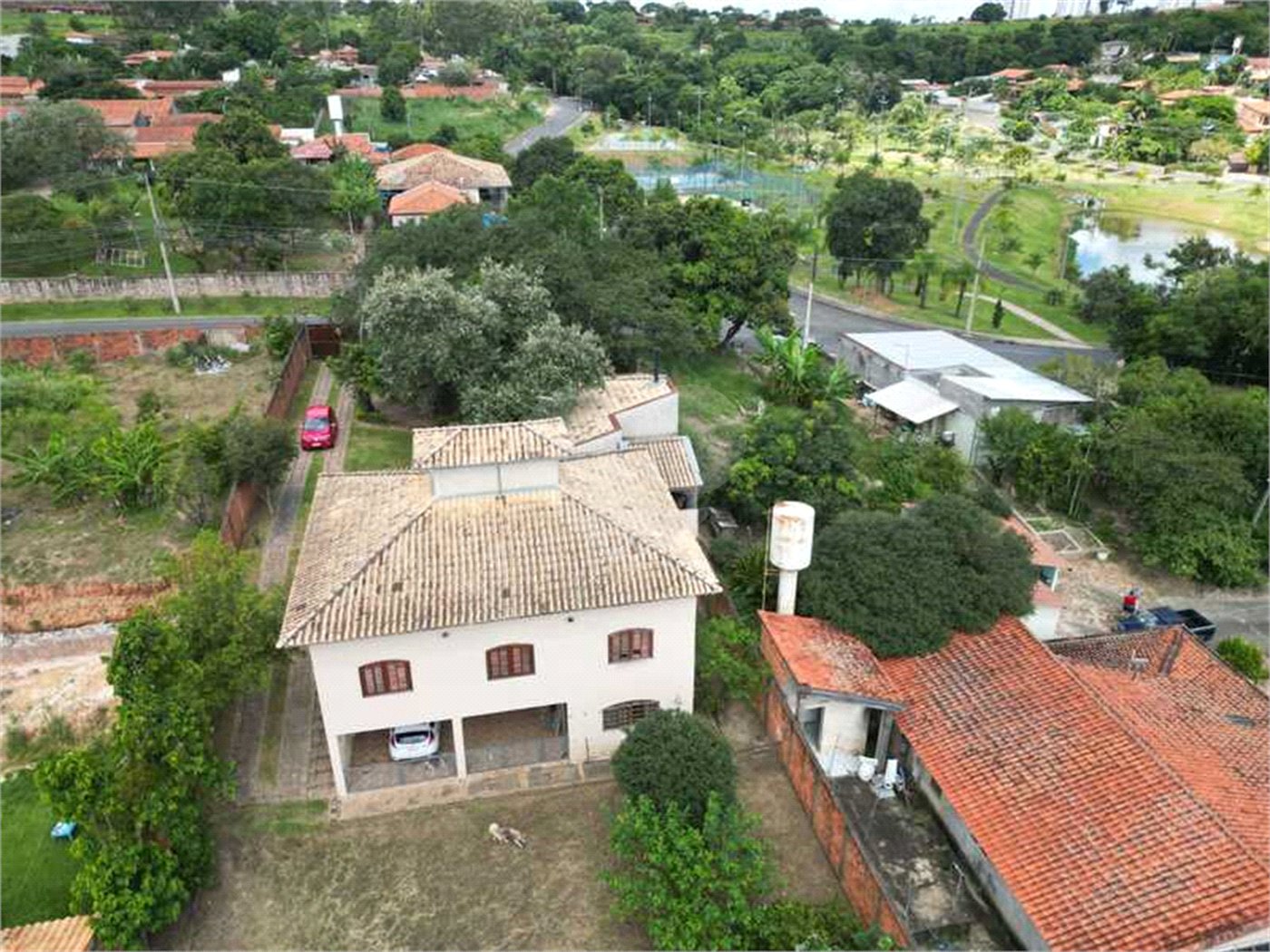Chácara à venda com 3 quartos, sendo 1 suíte, em Colinas de Indaiatuba, Indaiatuba, SP