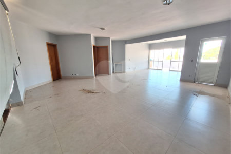 Casa à venda com 4 suítes no condomínio Terras de São Francisco, Vinhedo - SP
