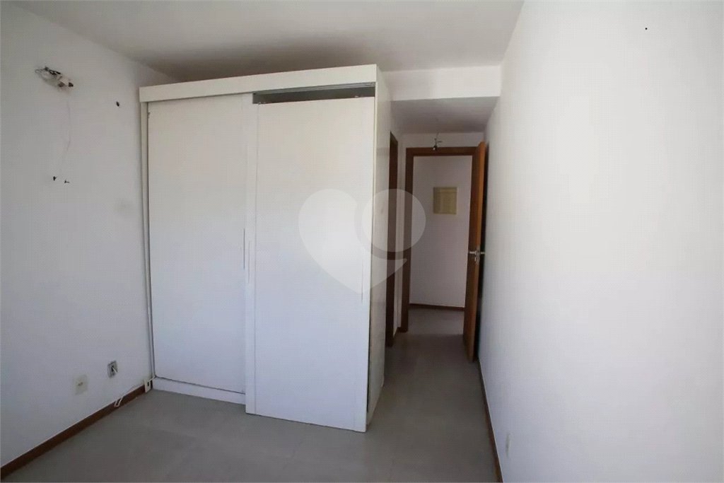 Casa à venda com 4 quartos, sendo 3 suítes, no condomínio Lícia de Alvarenga, Rio de Janeiro - RJ