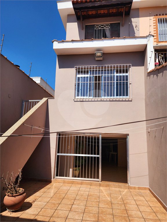 Sobrado à venda com 3 quartos, sendo 1 suíte,  em Vila Constança, São Paulo, SP