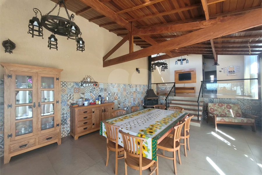 Casa para alugar com 5 quartos, sendo 2 suítes,  no condomínio Alpes de Caieiras, Caieiras - SP