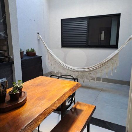 Casa à venda com 3 quartos, sendo 1 suíte, em Village Moutonnée, Salto, SP