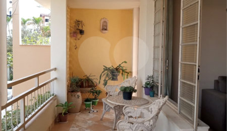 Casa à venda com 3 quartos no Centro, Serra Negra, SP