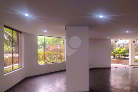 Apartamento à venda com 3 quartos, sendo 1 suíte, em Real Parque, São Paulo, SP