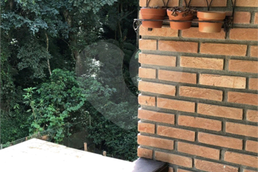 Casa à venda com 3 quartos, sendo 1 suíte,  no condomínio Alpes da Cantareira, Mairiporã - SP