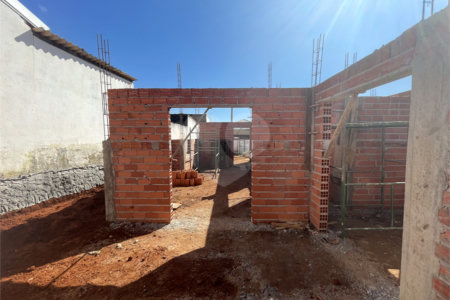 Casa à venda com 3 quartos, sendo 1 suíte, no condomínio Tivolli Residencial, Itapetininga - SP