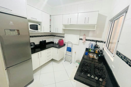 Casa à venda com 3 quartos, sendo 1 suíte, no condomínio Rafaela I, São Paulo - SP