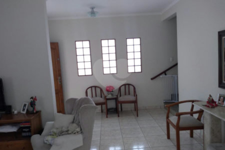 Casa à venda com 3 quartos, sendo 2 suítes, em Vila Dom Pedro I, São Paulo, SP