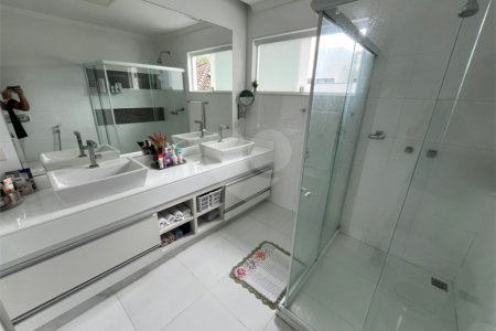 Casa à venda com 3 quartos, sendo 1 suíte, no condomínio Golden Village, Rio de Janeiro - RJ