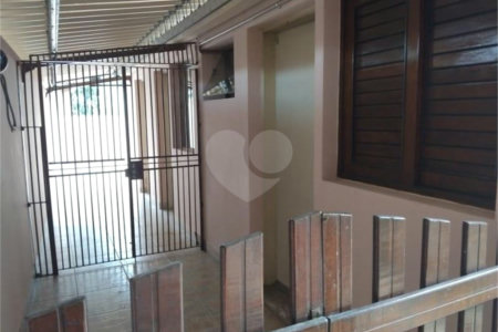 Sobrado à venda com 3 quartos, sendo 1 suíte,  em Jardim Pinheiros, São Paulo, SP
