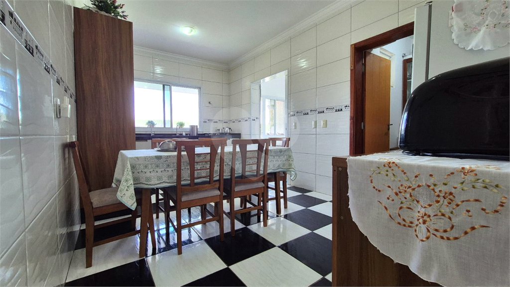 Casa à venda com 5 quartos, sendo 4 suítes, no condomínio Terras de Lucas, Sorocaba - SP