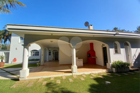 Casa à venda com 5 quartos, sendo 3 suítes, no condomínio Vinhas da Vista Alegre - Lado Sede, Vinhedo - SP