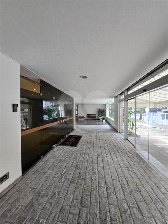 Apartamento à venda com 3 quartos, sendo 1 suíte, em Indianópolis, São Paulo, SP