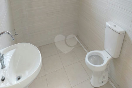 Sobrado à venda com 3 quartos, sendo 2 suítes, em Vila Paulicéia, São Paulo, SP