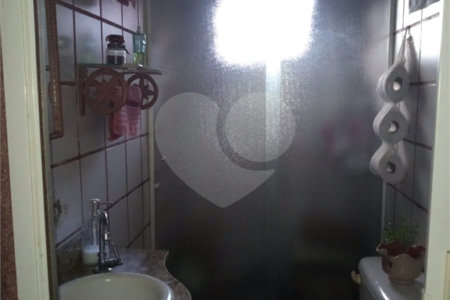 Sobrado à venda com 3 quartos, sendo 1 suíte,  em Vila Caputera, Mogi das Cruzes, SP