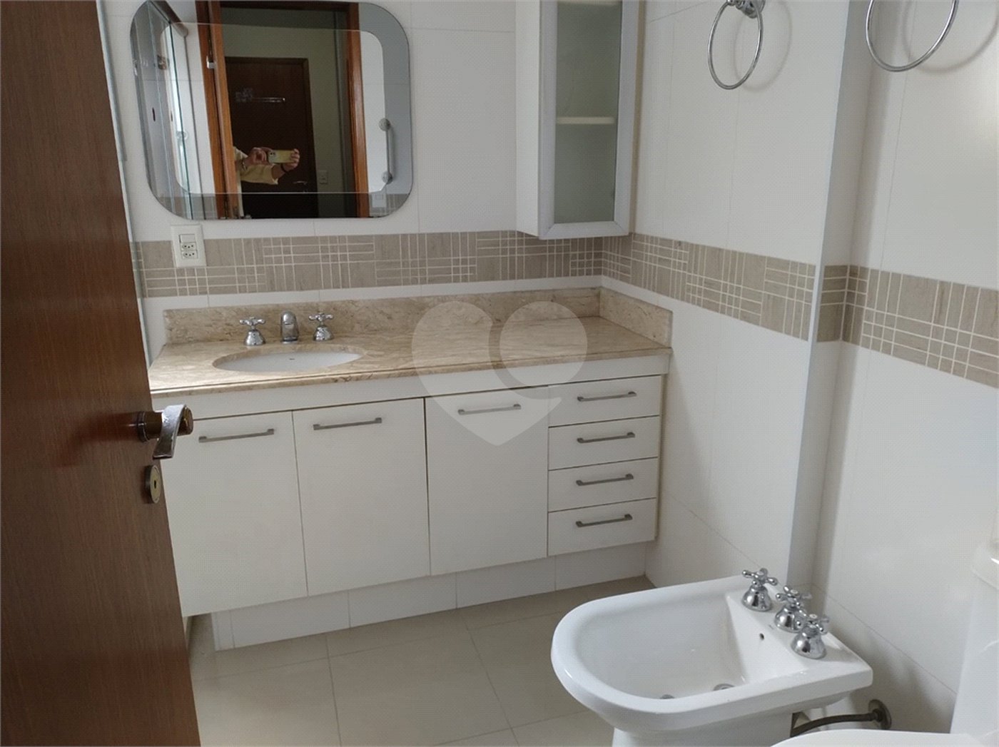 Apartamento para alugar com 3 suítes em Campo Belo, São Paulo, SP